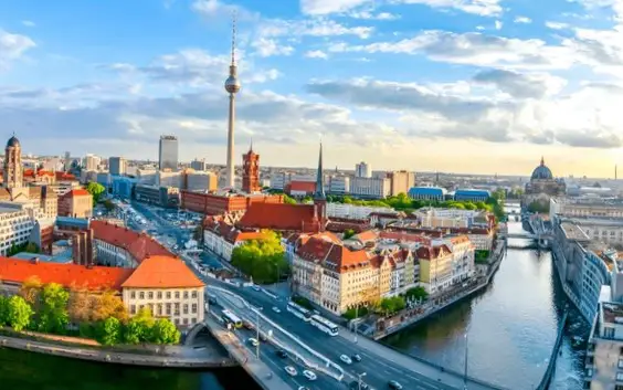 Berlin: History Art Culture and Vibrant Modernity