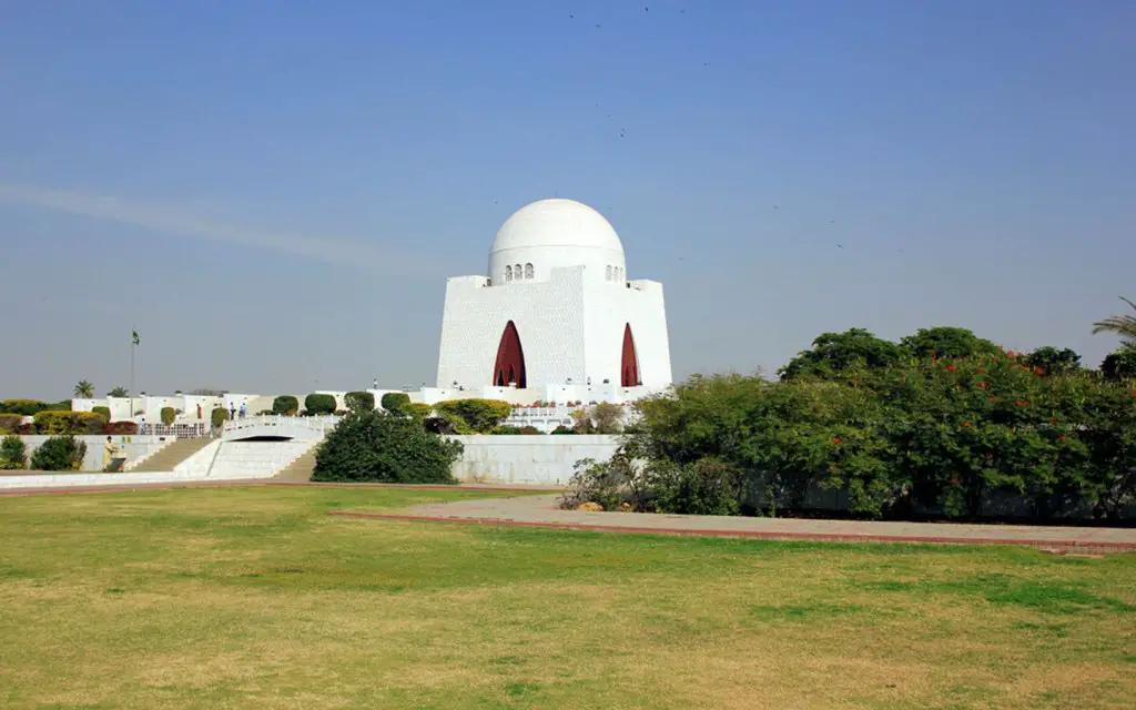 Karachi: Gateway to History and Adventure