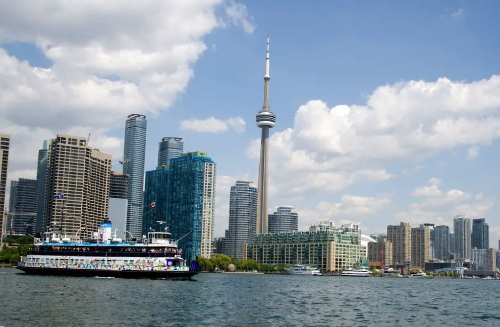 Explore Toronto's blend of history and modernity in 'Toronto: Where History Meets Modern Marvels,' captivating visitors and historians alike.